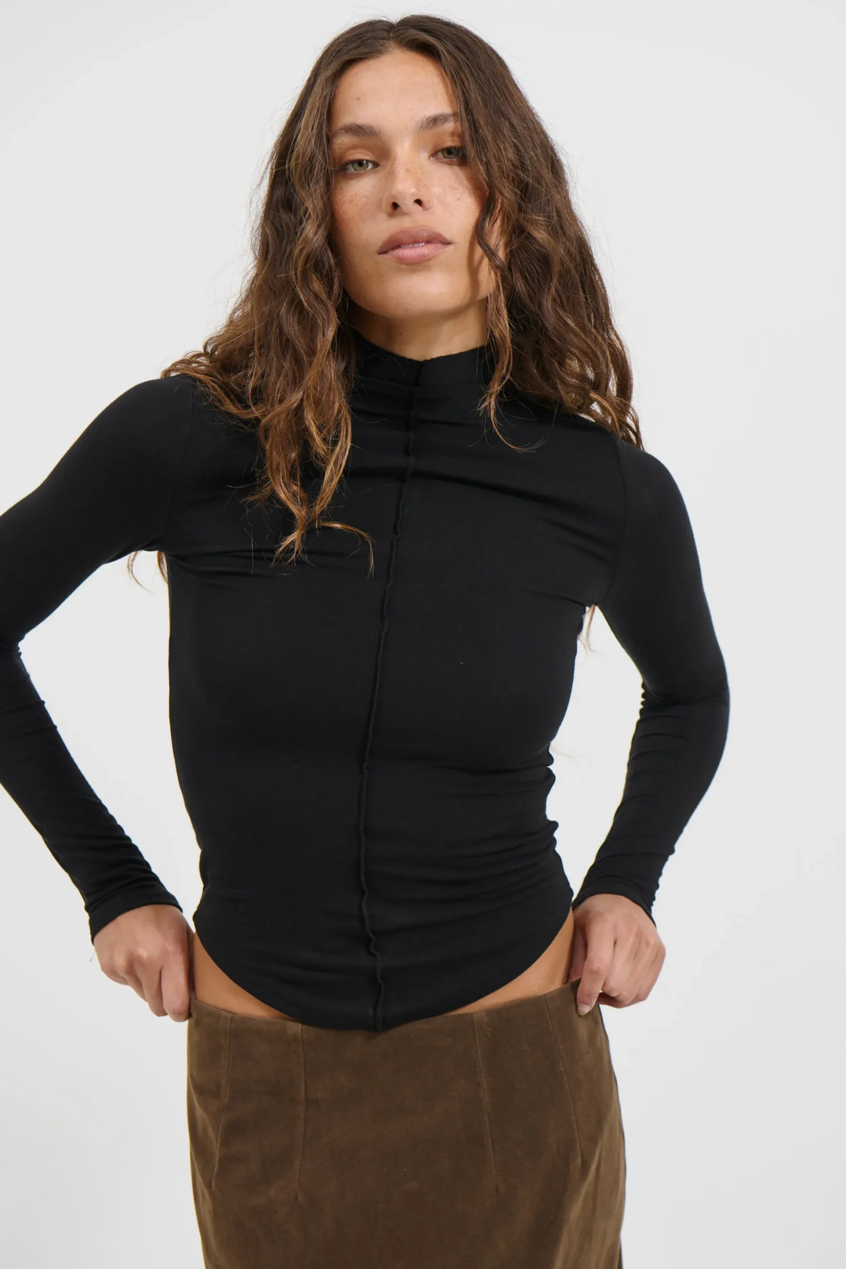 Anisa Turtle Neck Shadow