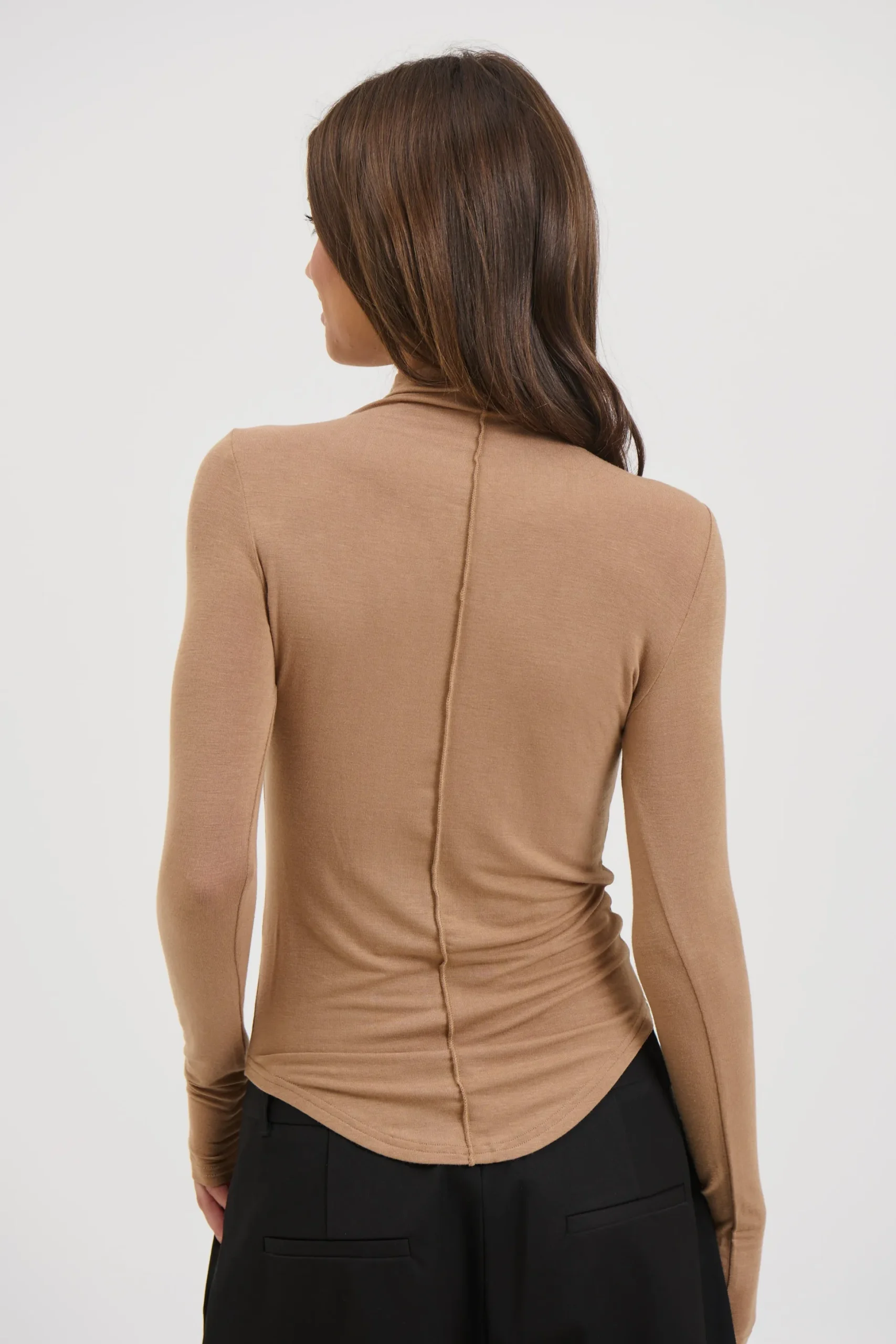 Anisa Turtle Neck Walnut