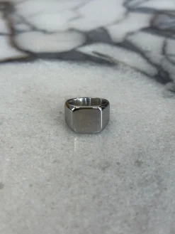 Bold Signet Ring Silver