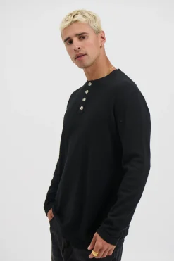 Jackson Fitted Henley Black