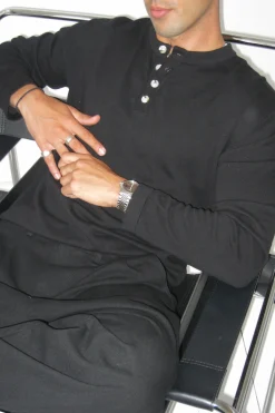 Jackson Fitted Henley Black