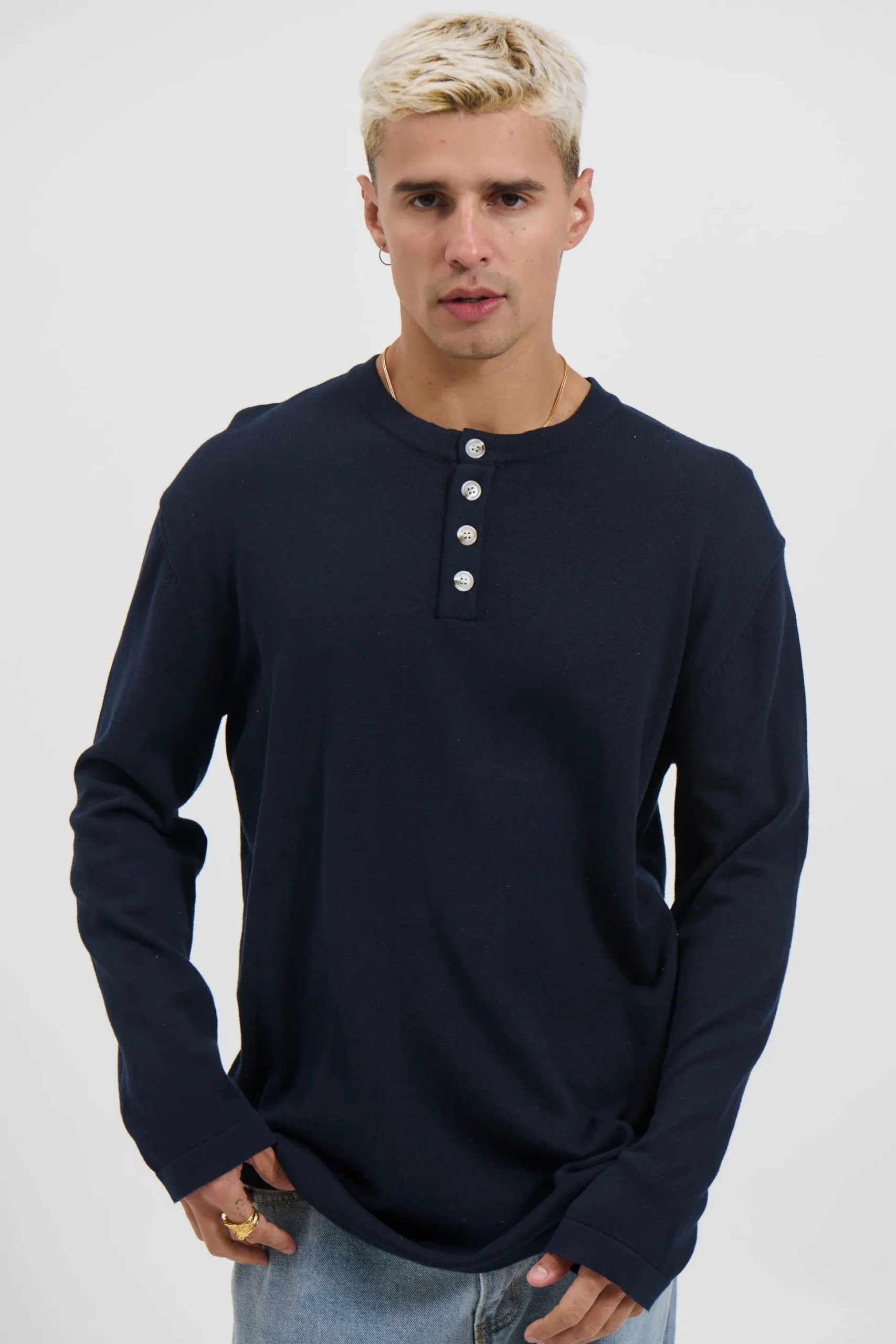 Jackson Fitted Henley Navy
