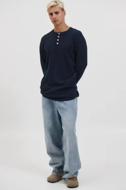 Jackson Fitted Henley Navy