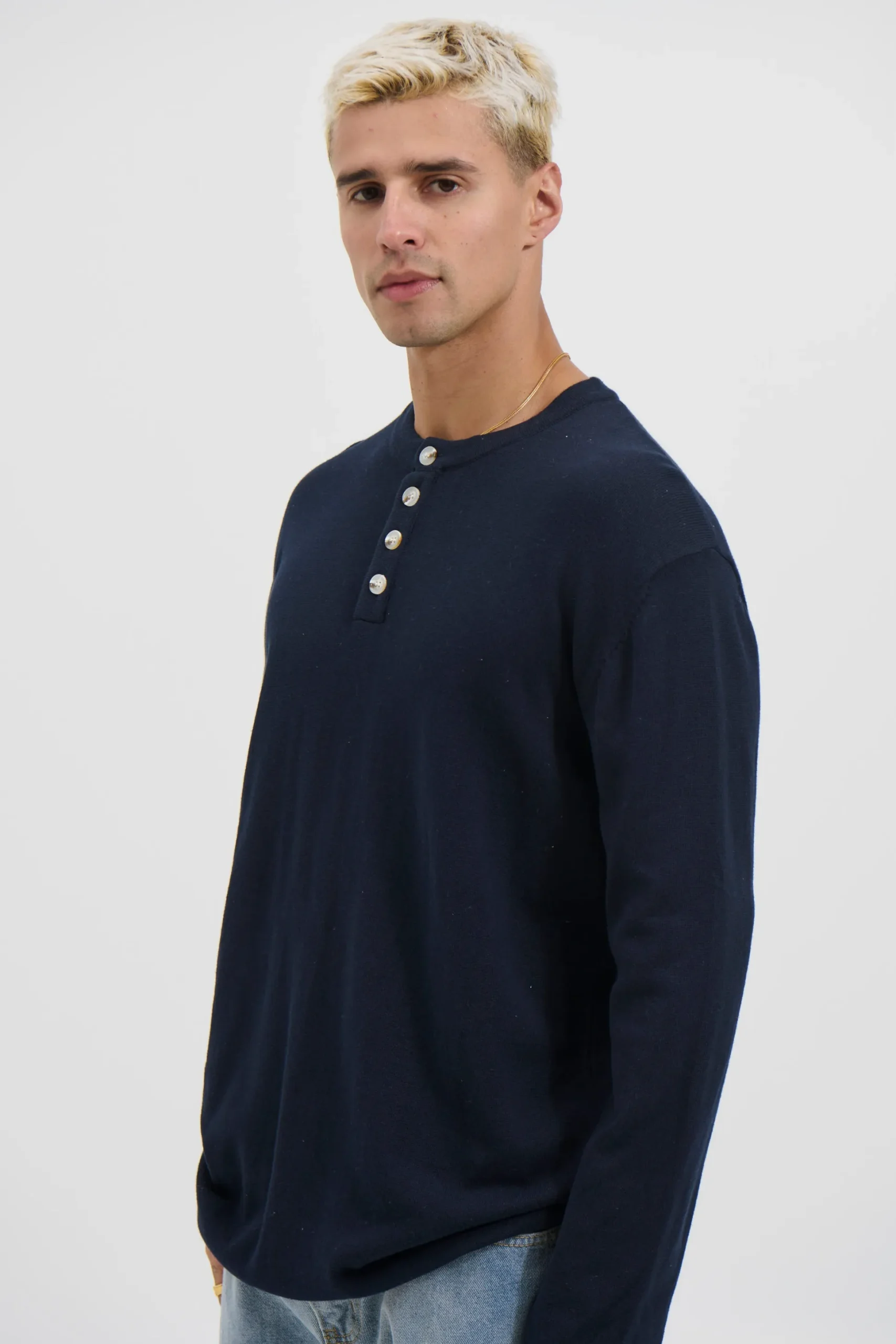 Jackson Fitted Henley Navy