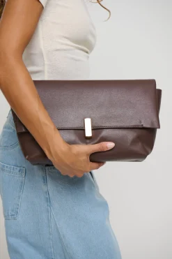 Novie Clutch Chocolate