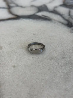 Oval Signet Ring Silver