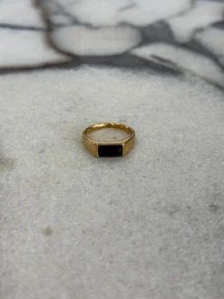 Signet Pinky Ring Gold