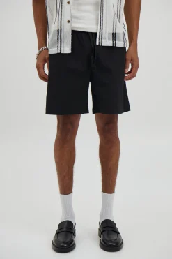 Texture Walk Short Black