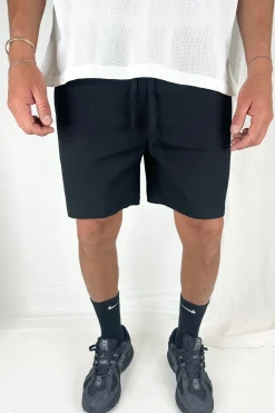 Texture Walk Short Black