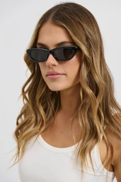 The Caroline Black/Black