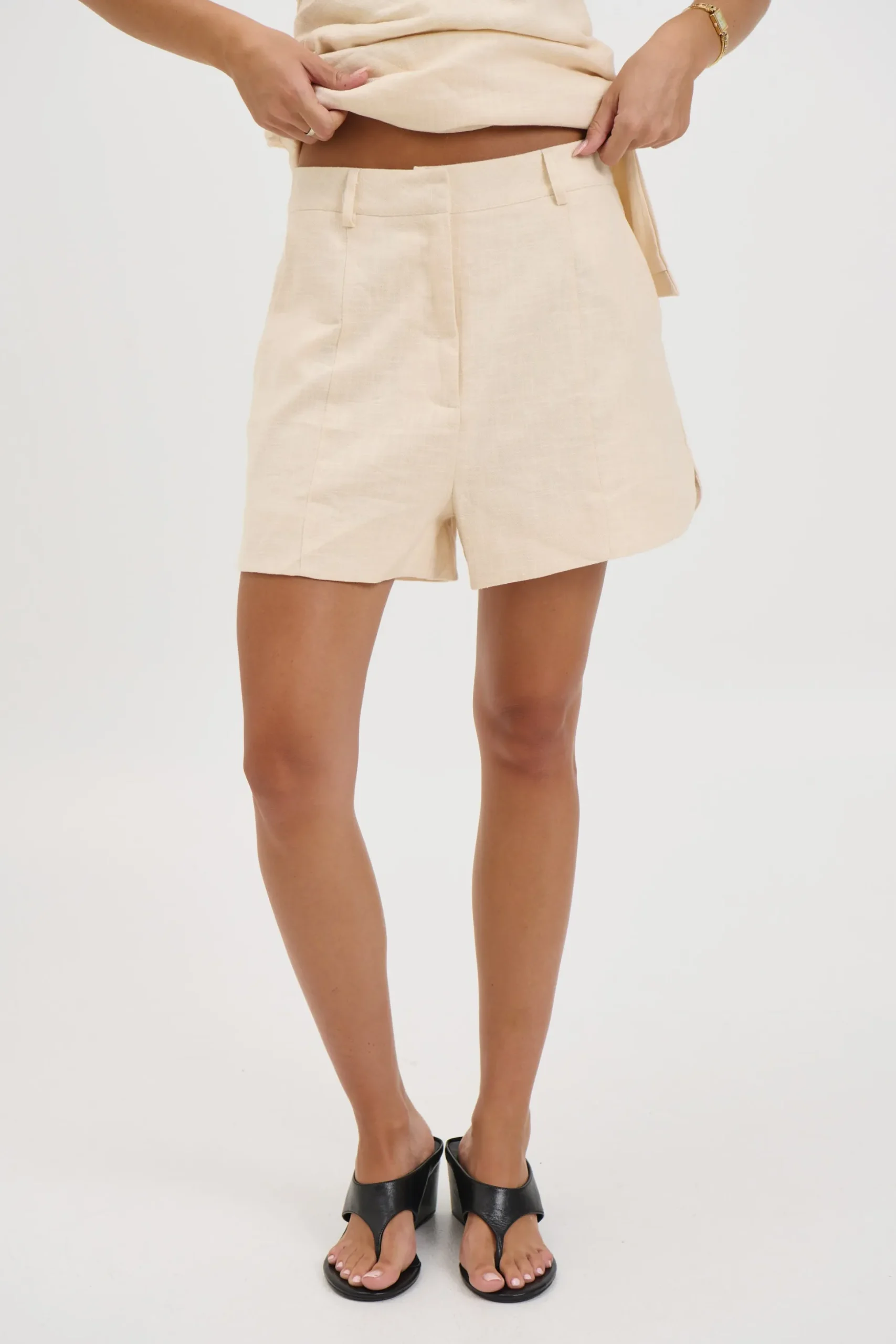 Veena Short Cream