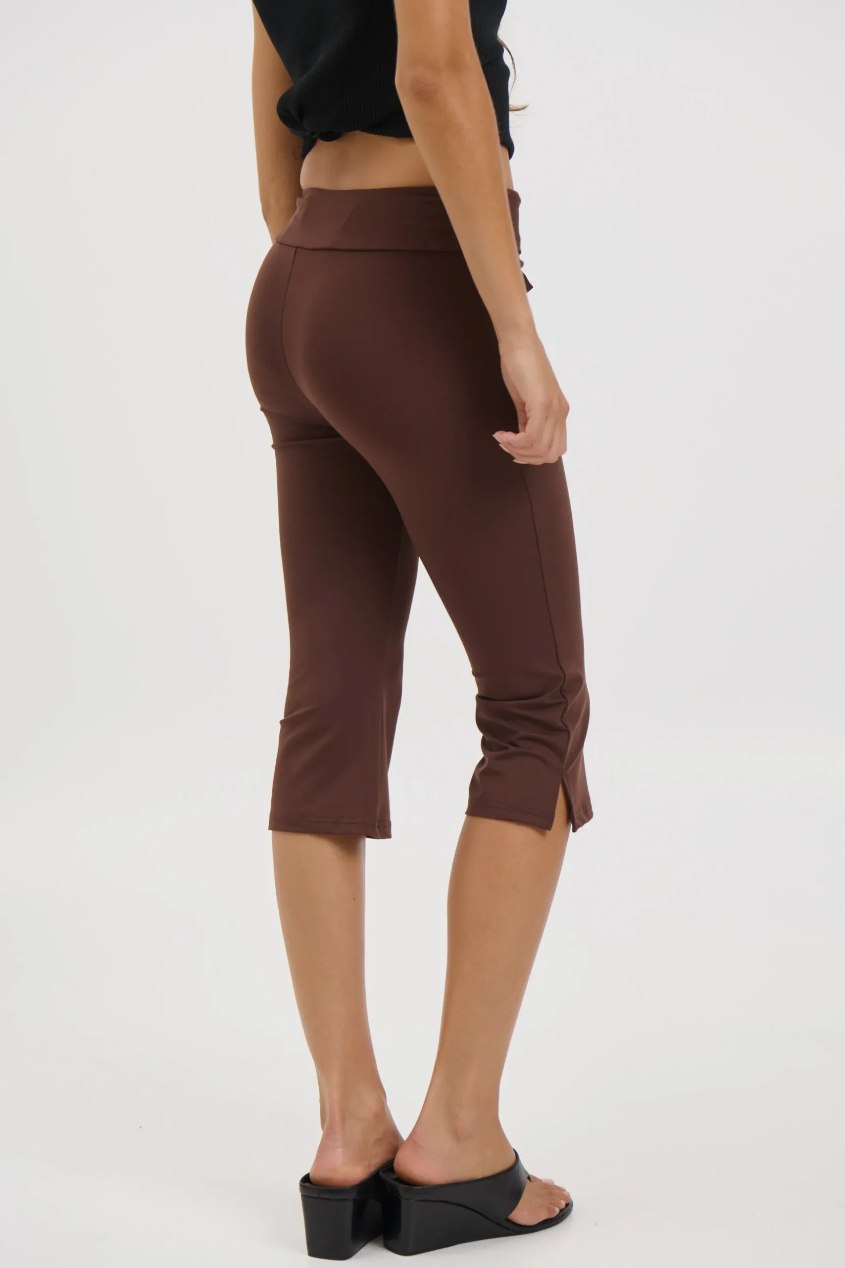 Winona Capri Chocolate