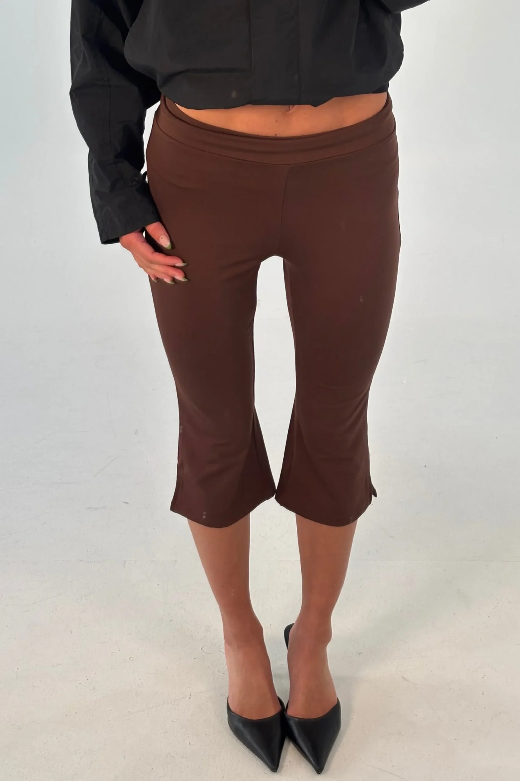 Winona Capri Chocolate